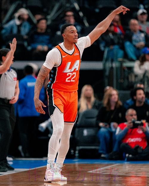 卢：乔丹-米勒已经是轮换球员，未来会有更好的发展